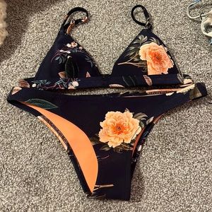 Triangl bikini set size xs